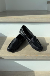Shoes: Italian Leather Loafers - Black