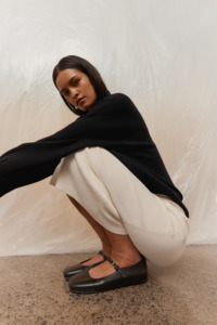 Shoes: Jacqui - Black