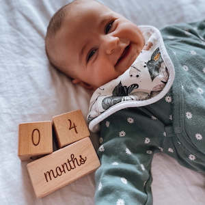 Funny Bunny Kids: Milestone wooden block set