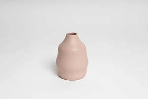 All: Harmie Vase Rosie