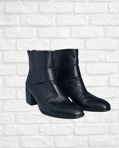 Beau Coops Collectibles Revamped: Beau Coops Black Boots