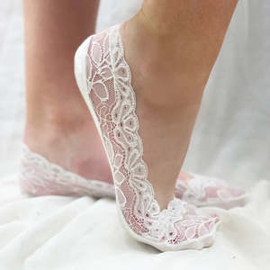 Accessories: Lace Sockettes - White