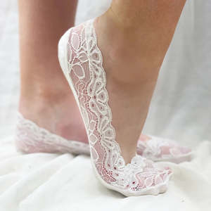 Accessories: Lace Sockettes - White