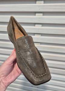 Eos: EOS Daylan - Olive