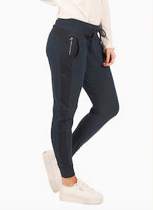 Pants: Suzy D Ultimate Joggers - Navy