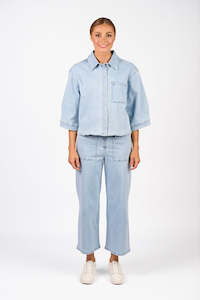 Coupe Shacket - Light Wash