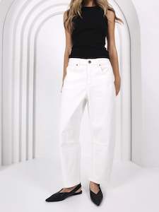 Monaco: Toni Barrel Jeans - White