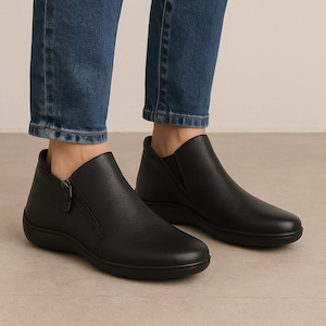 Premium Leather Boots: ZIERA WRAYE BLACK