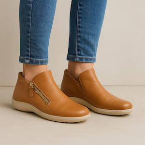 Premium Leather Boots: ZIERA WRAYE TAN