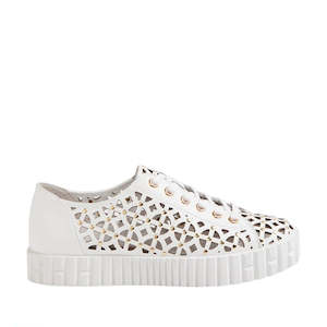 White Sneakers: DJANGO & JULIETTE OMAYA WHITE