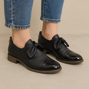 Loafers: DJANGO & JULIETTE KYMANI BLACK PATENT