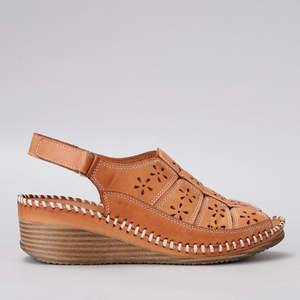 New Arrivals: LE SANSA KIRRA TAN