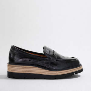 Loafers: BRESLEY PAELLA BLACK JAG