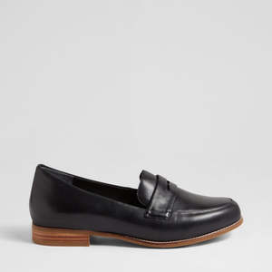 Loafers: ZIERA TOWSON BLACK