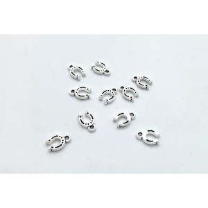 Discontinued: Z9. Horseshoe Charm - Silver- 10 pcs
