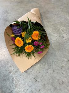 JOAN – village blooms