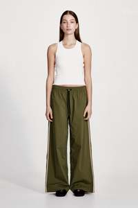 New Arrivals Women: REC PANT, OLIVE W WHITE