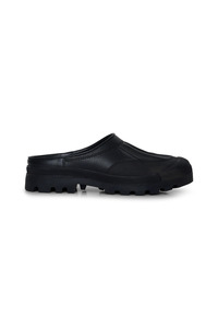 Commonplaceessentials: Gardeners Clog - Black