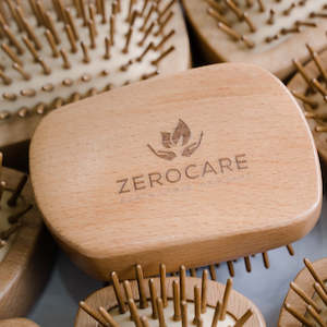 Brushes Combs: Bamboo Detangle Brush