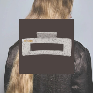 Styling: Lekkie Olivia Claw Clip