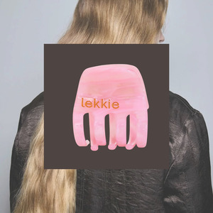 Styling: Lekkie Sylvie Mini Claw