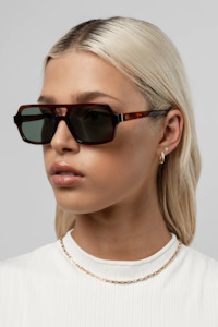 Eyewear: Lola | Honey Tortoise