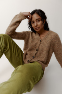 Elvis Cardi | Manuka