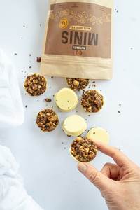 Food: Nutbaby - Minis White Chocolate Minis Bag 8's