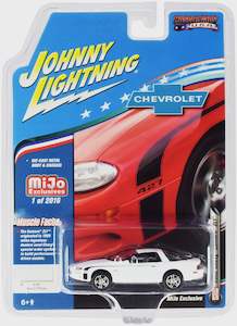 Johnny Lightning 1 64th Scale: Johnny Lightning MiJo 2002 Chevy Camaro ZL1 - Arctic White