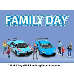 American Diorama: American Diorama 2410 Family Day