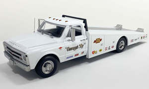 ACME 1801711 1967 Chevrolet C-30 Ramp Truck - Grumpy's Toy
