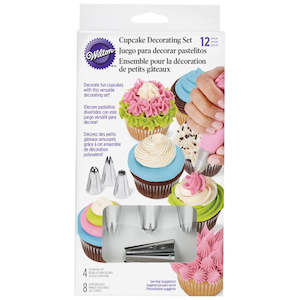 Decorating: Wilton Cupcake Decorating Set - 12pc