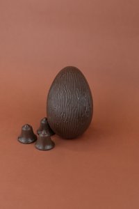 Products: easter-egg-with-peanut-butter-bells - Coromandel Chocolate
