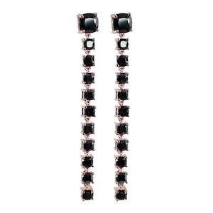 Jewellery: Graduated Drop Earring / Black