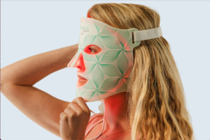 6 Acne Prone: OMNILUX Contour LED Mask