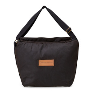 Outdoor: The Oilskin Insulated Tucker Bag - Your Ultimate Thermal Companion for Up to 24 Hours