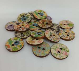 Buttons: Colourful Wooden Buttons 14CB20