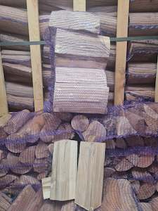Bagged Wood: Oak European Kiln Dried Debarked 22L