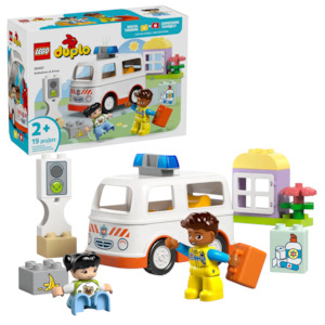 Lego: Lego Duplo Ambulance & Driver 10447
