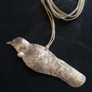 5th Anniversary Wood And Silverware: Emma Cunningham | Tui Necklace With Pearl