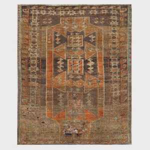 Hand Knotted Vintage Persian Shirazi Rug | 202 x 156cm