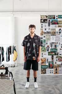 CRATE X WILLIE THE WAITER PARTY SS SHIRT