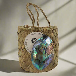 New Zealand: Paua Gem and Kete Bag