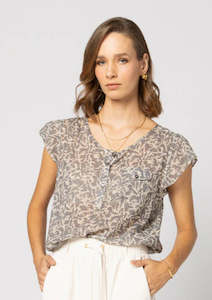 DRAMA THE LABEL TEA TIME TOP - SILVER CLOUD