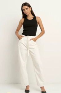 Pants: STORIES TO BE TOLD CAMPUS BARREL JEANS - ECRU