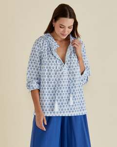 BETTY BASICS CHARLI BLOUSE - BLUE LOTUS PRINT