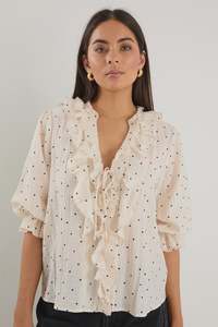 Ivy Jack: IVY & JACK GARNISH MID SLEEVE TOP - CREAM BLACK SPOT