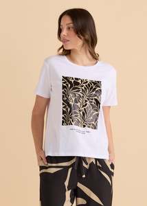 BETTY BASICS ELLIA CREW TEE - MONOCHROME FLORAL