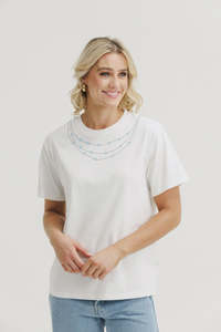 Home Lee: HOME-LEE - CHRIS TEE - IVORY DAISY CHAIN