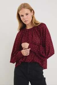 Stories To Be Told: STORIES TO BE TOLD COSMOPOLITAN LS TOP - BURGUNDY